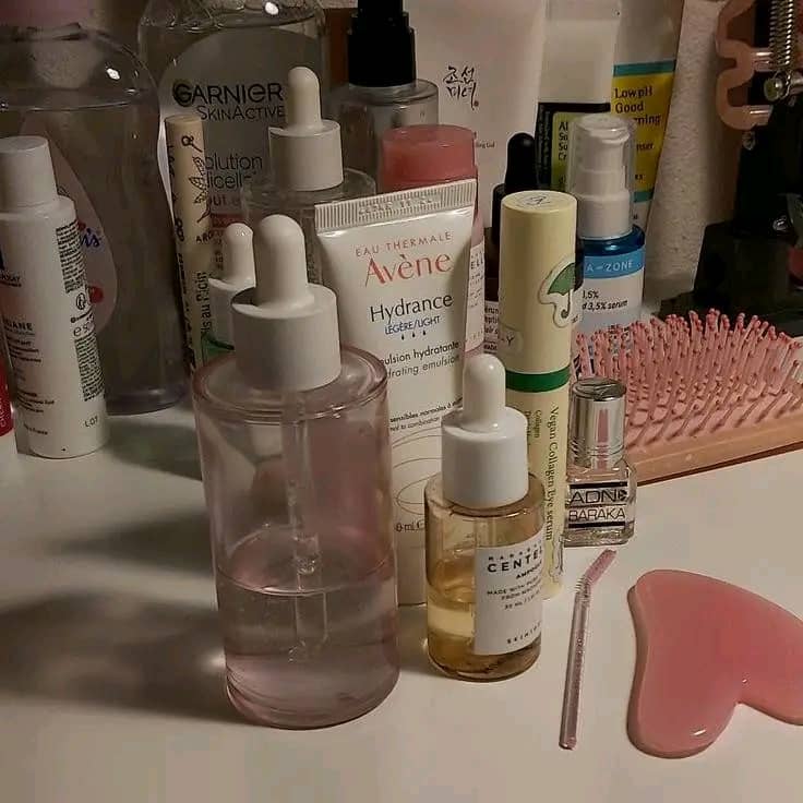 Ensemble d'articles et soins pour la routine beauté